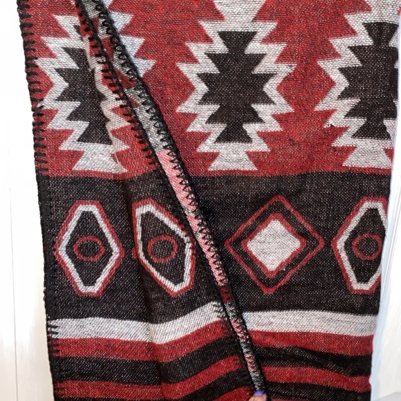 Poncho Scarf - Picture 3 of 7
